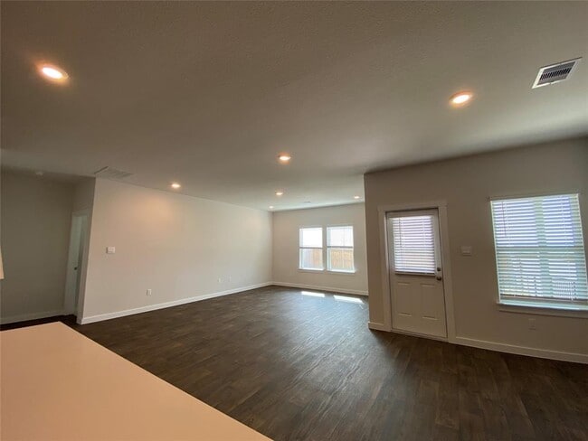 Building Photo - 310 Merriman Rd