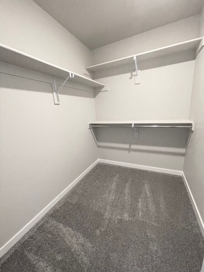 Building Photo - NEWER CONSTRUCTION 4 BEDROOM HOME LOCATED in the NOOK at Shilo Ranch