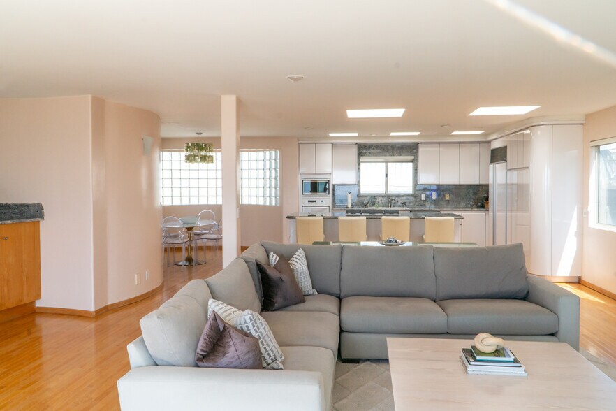 Building Photo - 507 Bayview Dr