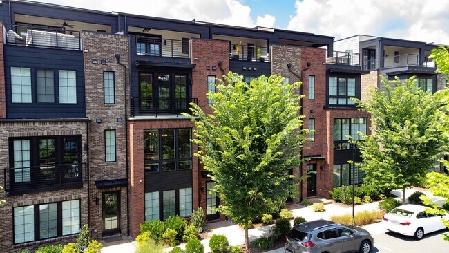Building Photo - Luxury Reston Rental