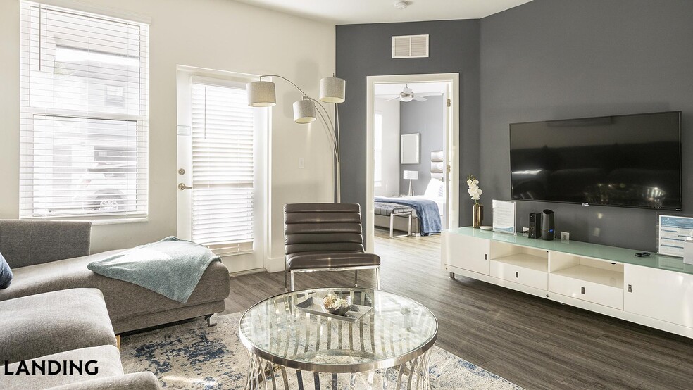 Building Photo - 4950 W Prescott St