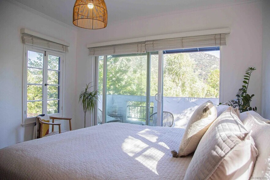 Building Photo - 2925 Graceland Way