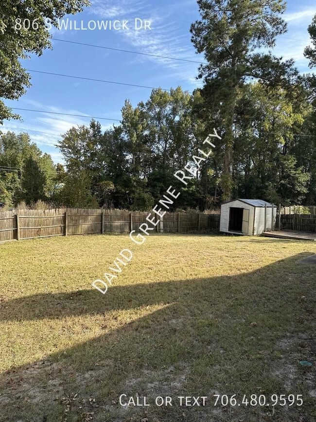 Building Photo - 806 S Willowick Dr