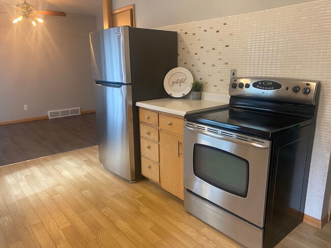 Building Photo - Now leasing for May 2026! Four Bed/Two Bath