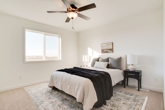 Building Photo - 3 Bed 3 Bath Single Family Home