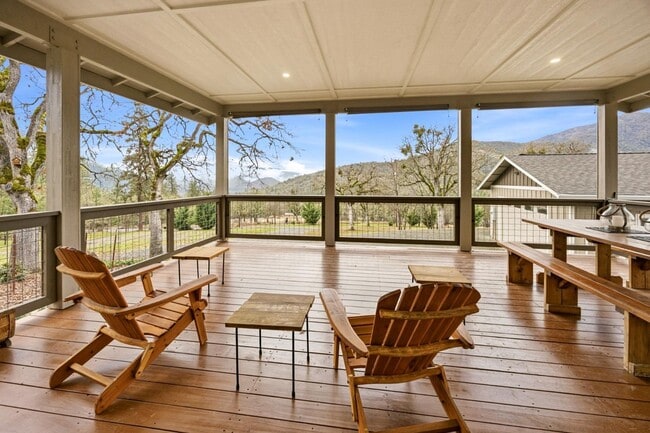 Building Photo - 860 Humbug Creek Rd