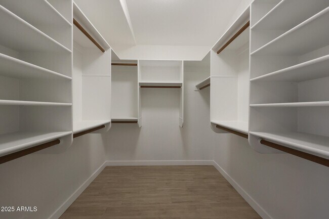Building Photo - 5616 E Gelding Dr