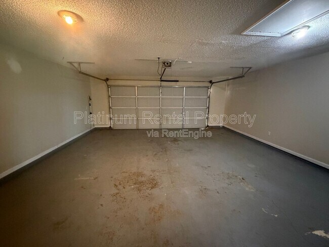 Building Photo - 105 Platte St