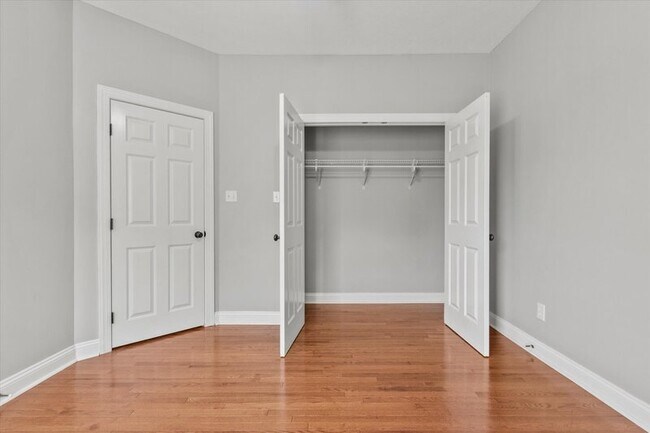 Building Photo - 25756 Iron Gate Dr