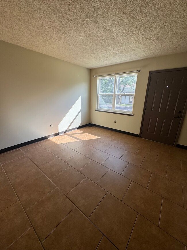 Building Photo - Some utilities included!