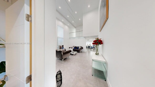 Building Photo - 1055 NW 99th Ave