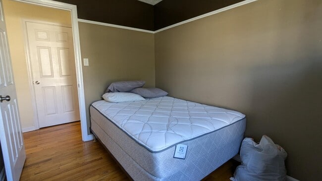 Building Photo - 138 Parkside Dr