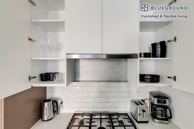 Building Photo - 370 Harrison Ave