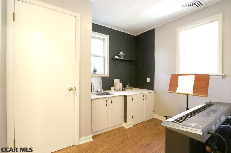 Building Photo - 635A-side W Nittany Ave