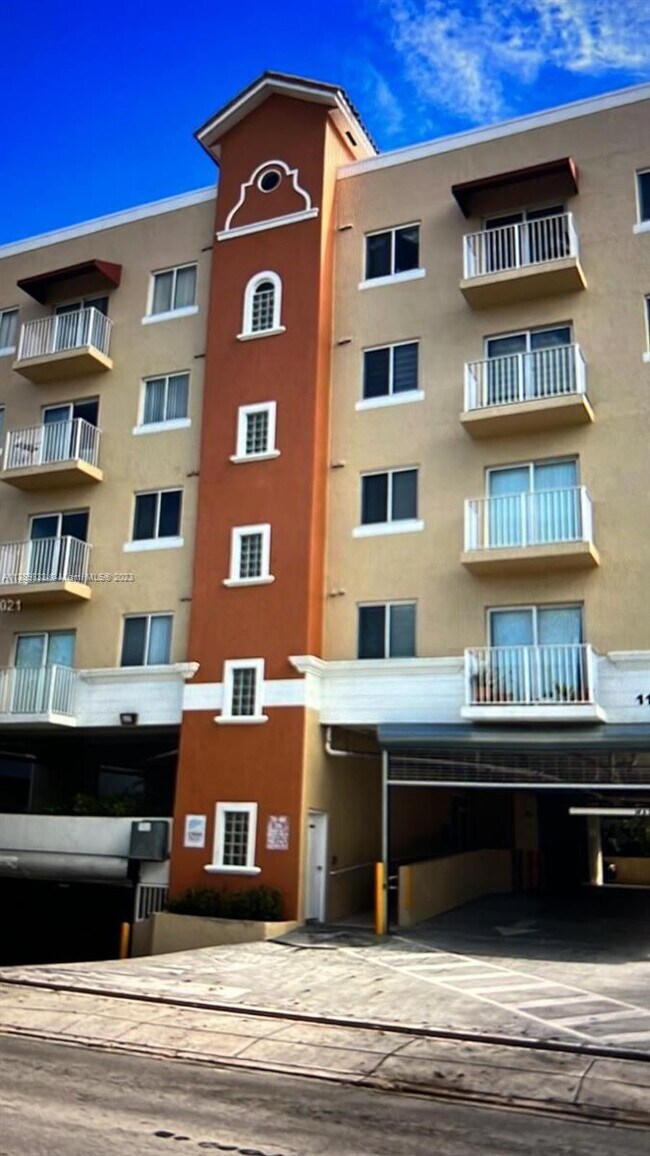Building Photo - 115 SW 42nd Ave