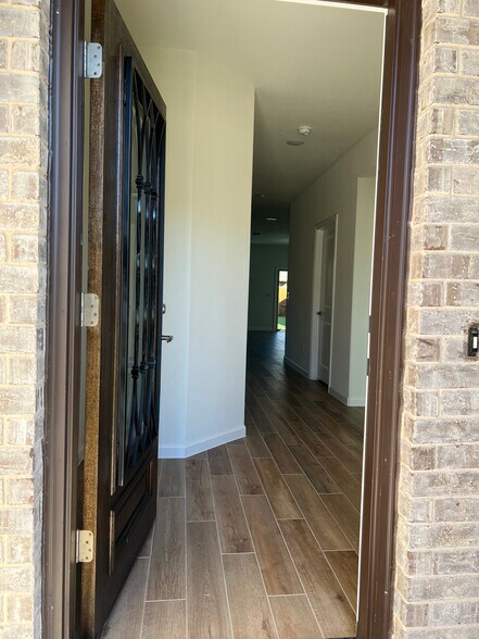 Building Photo - 1243 Mill Pl