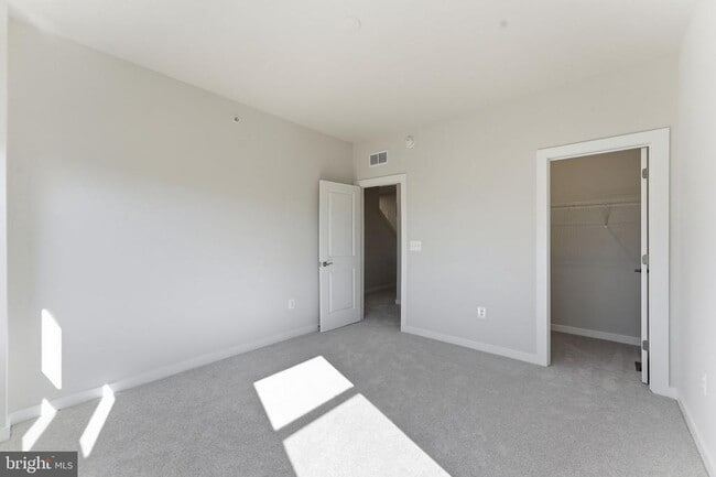 Building Photo - 2490 Connector Aly