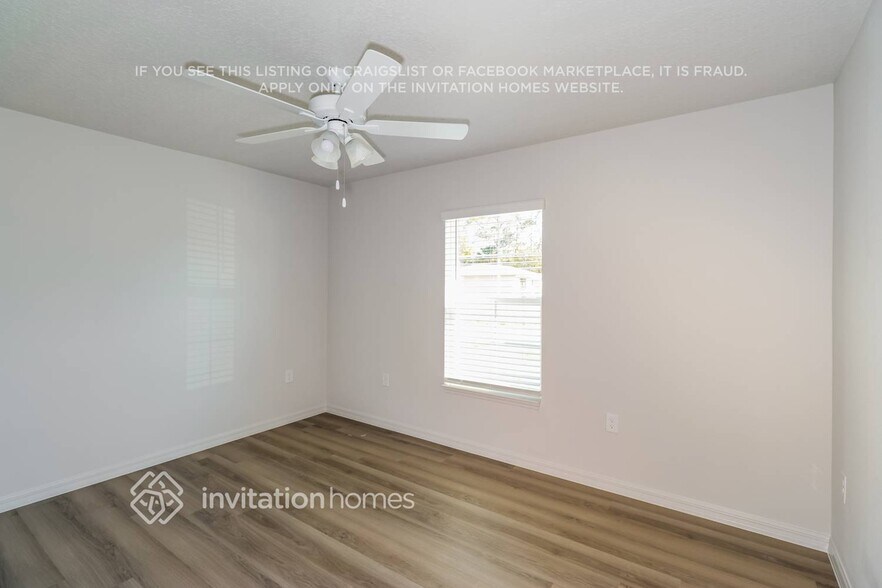 Building Photo - 566 Fort Pierce St SW