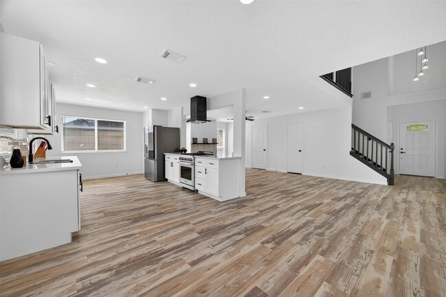 Building Photo - 6307 Marinwood Dr