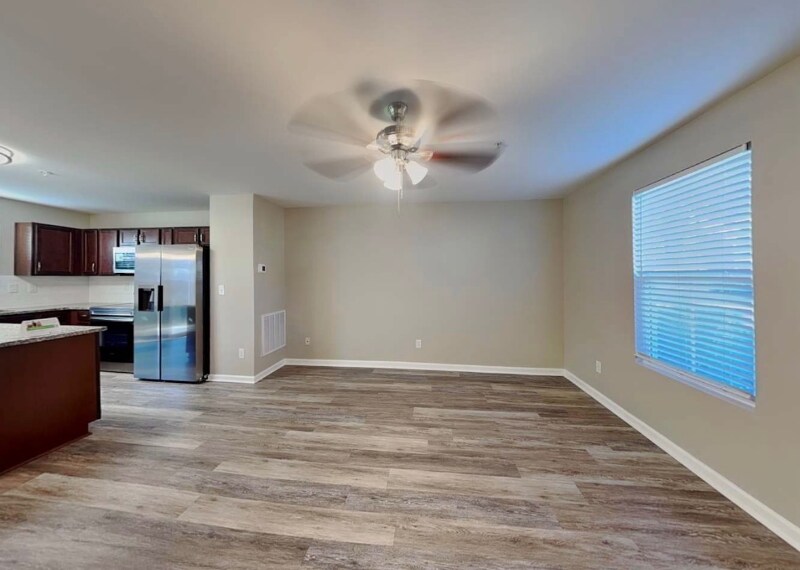 Building Photo - 2401 Everton Cir SE