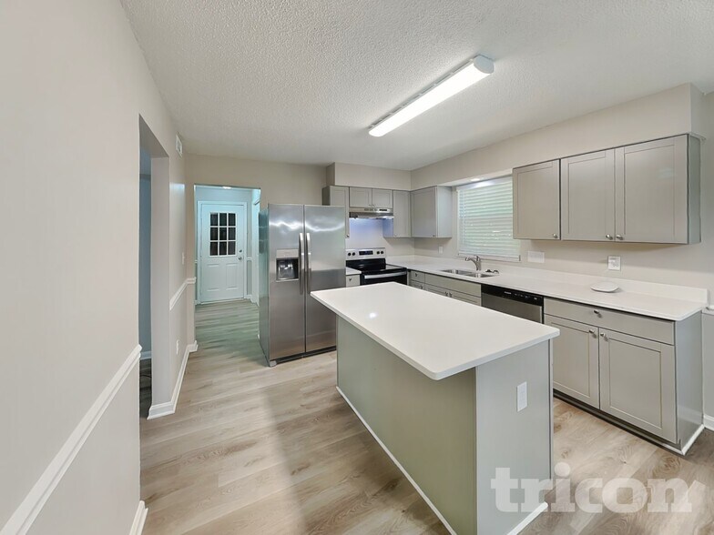 Building Photo - 509 Glen Ellyn Ct
