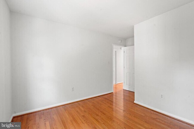 Building Photo - 9932 Longford Ct