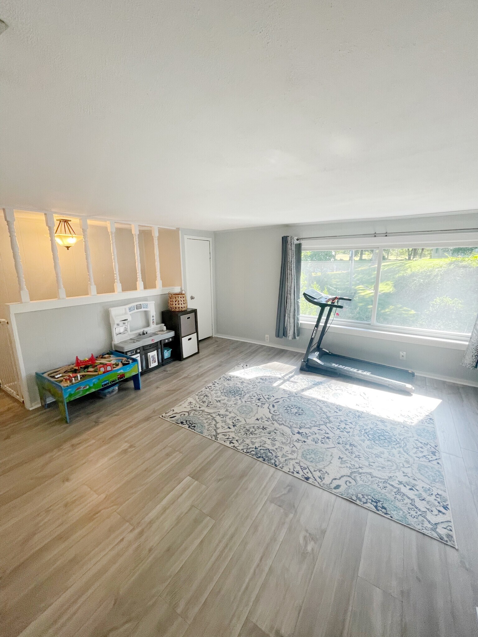 Playroom/Dining Area - 5 River Rd