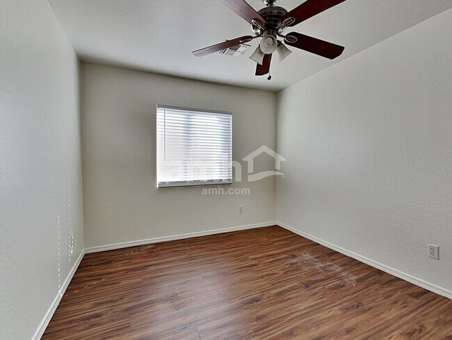 Building Photo - 12734 W Sweetwater Ave