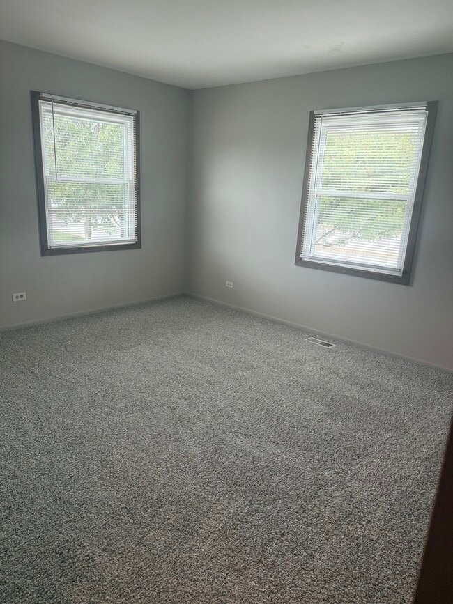 Building Photo - 1642 Country Lakes Dr