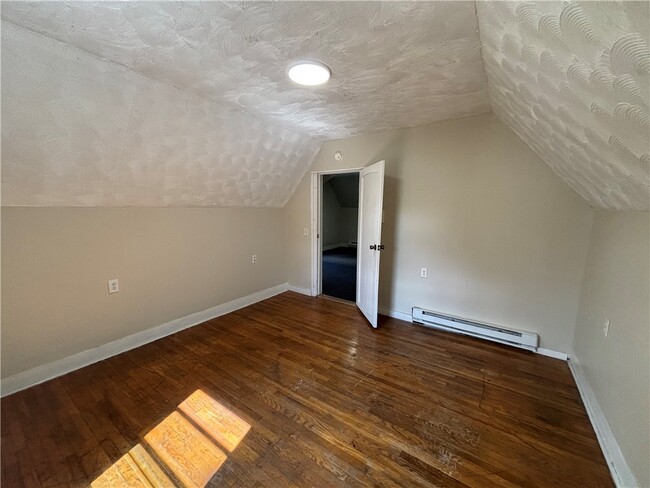 Building Photo - 759 Carpenter St