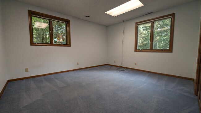 Building Photo - 7907 W R Ave