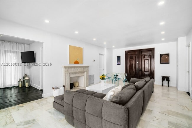 Building Photo - 110 3rd San Marino Terrace