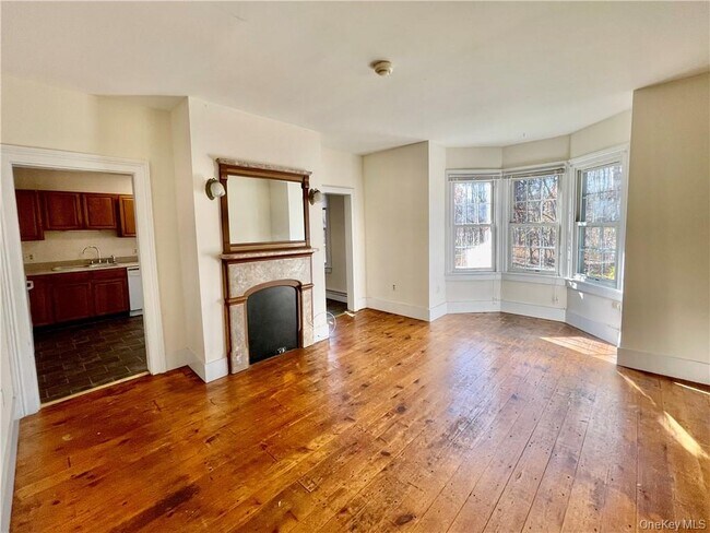 Building Photo - 17 Ribbecke Hill Rd