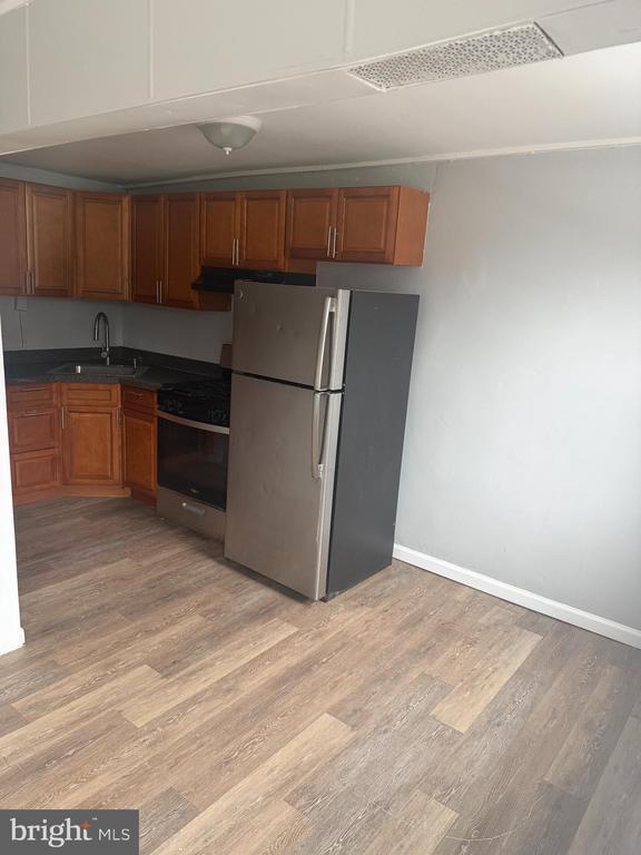 Building Photo - 203 Cambridge Rd