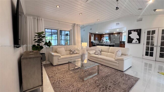 Building Photo - 1332 Van Buren St