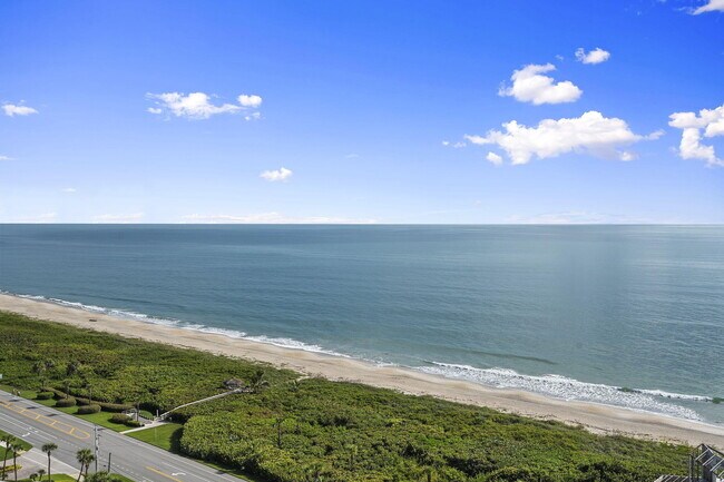 Building Photo - 5051 N Hwy A1A