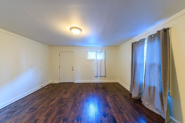 Building Photo - NOW AVAILABLE!!  Remodeled Unit in East Na...