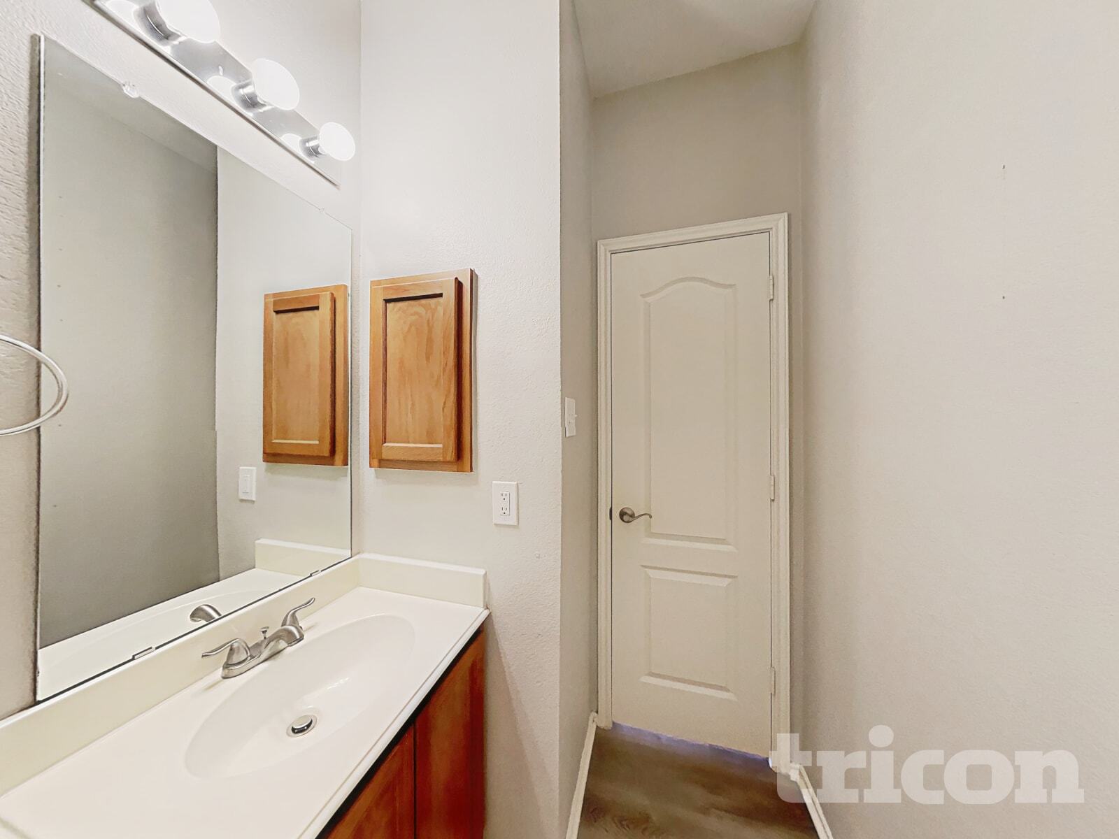 Building Photo - 2106 Rose May Dr