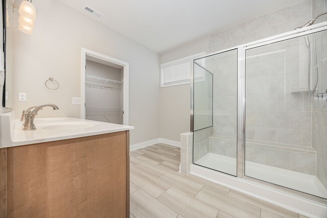Building Photo - Beautiful 2 Bedroom, 2 Bath home + flex ro...