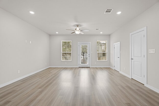 Building Photo - 21543 Sir Walter Ln