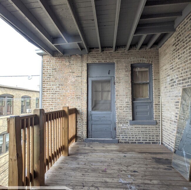 Building Photo - 2338 N Spaulding Ave