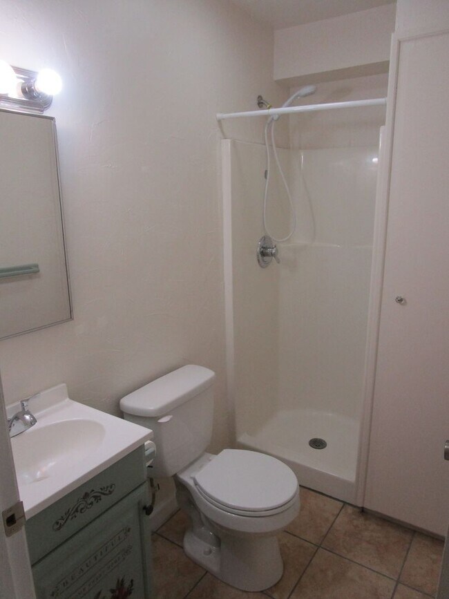 Building Photo - Spacious 2 Story, 2 Bedroom, 2 Bath Home on Corner Lot in Ochoco West Subdivision - Available Ear...