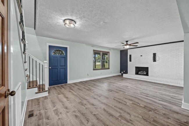 Building Photo - 10188 Russellville Rd