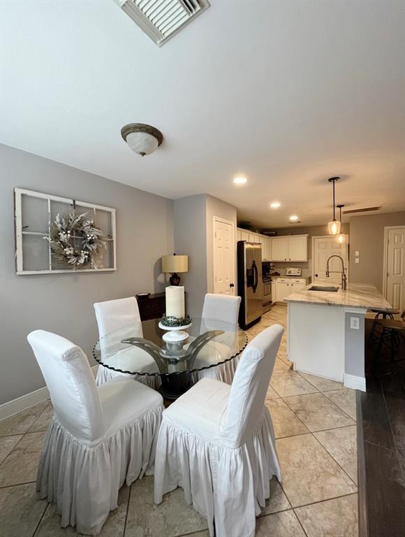 Building Photo - 174 S Walden Elms Cir