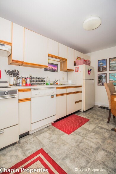 Building Photo - 79 Chestnut St