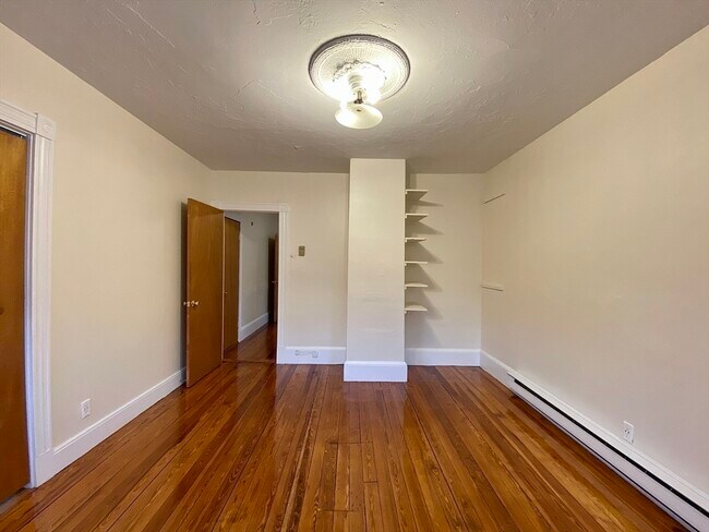 Building Photo - 257 Beacon St