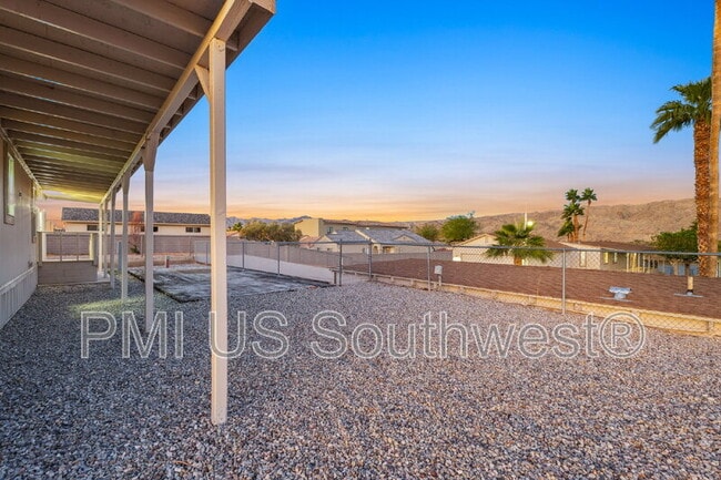 Building Photo - 437 Riverfront Dr