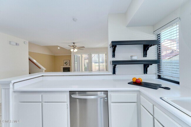 Building Photo - 5368 Rainwood St