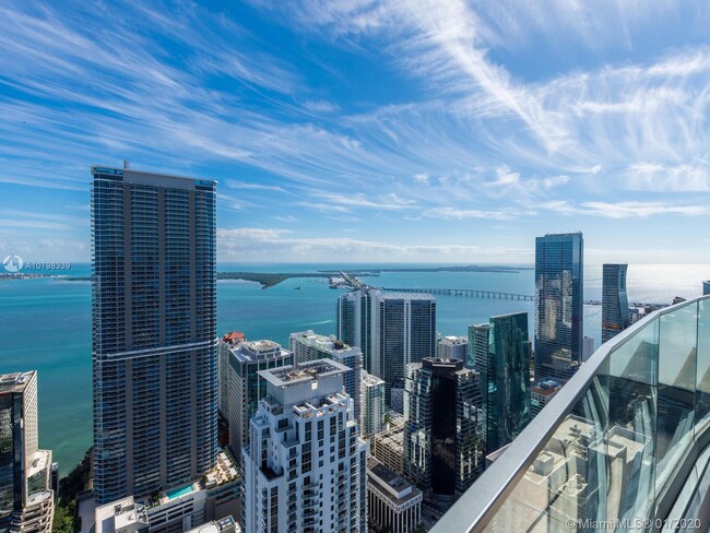 Building Photo - 1000 Brickell Plaza