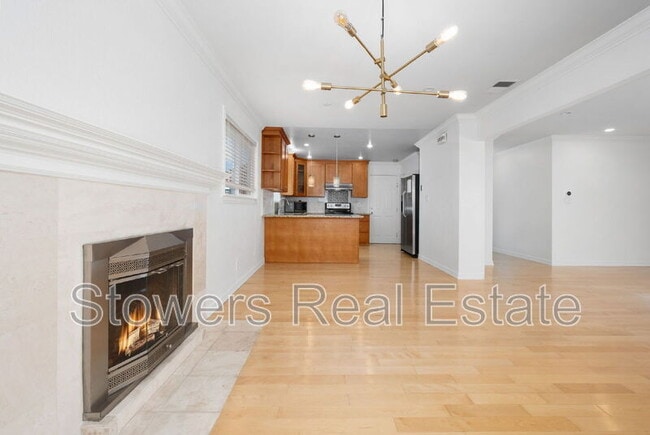 Building Photo - 4840 Coco Palm Dr